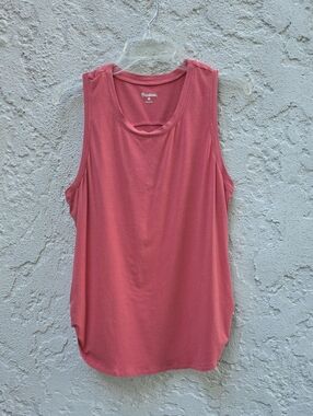 Rainbeau Coral Pink Sleeveless Casual Athletic Top Side Detail Vents Size Large